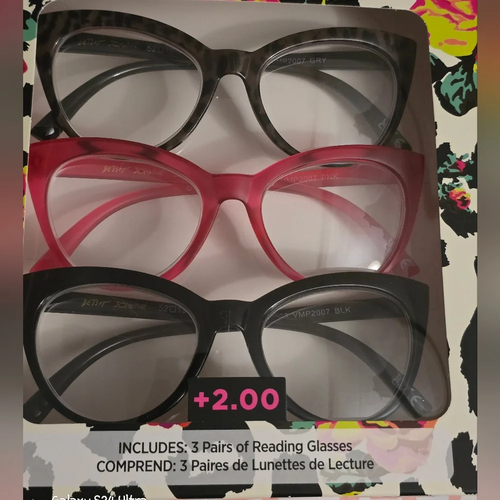 Betsey Johnson 3-pair cat-eye reading glasses set in +2.00 magnification NIB